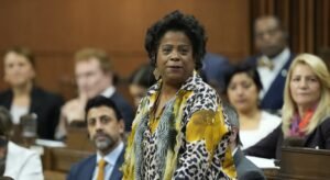 وزیر بهداشت می‌گوید کانادا دیگر نمی‌تواند به مؤسسات بهداشتی آمریکا اتکا کند.